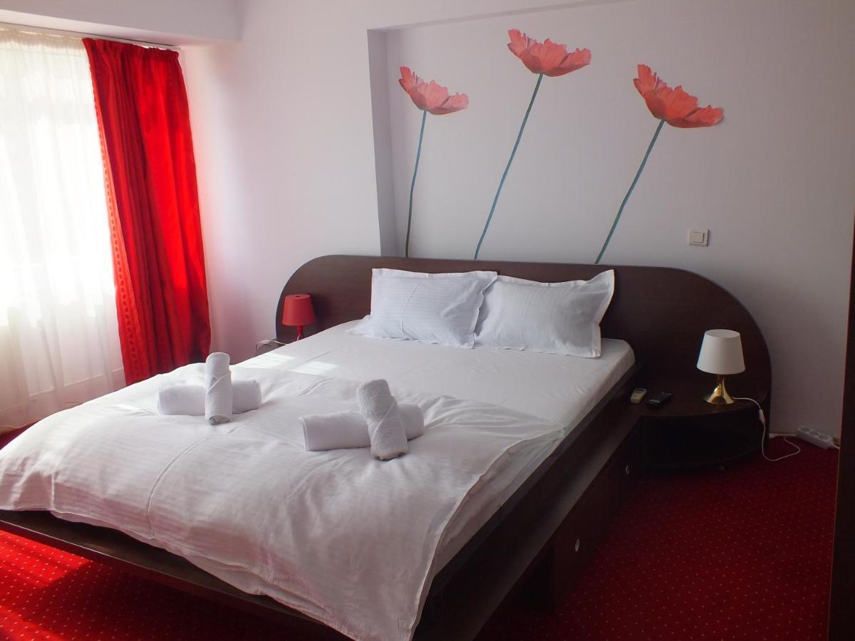 Alba Iulia Square - Apartments And Studios Bukurešť Exteriér fotografie